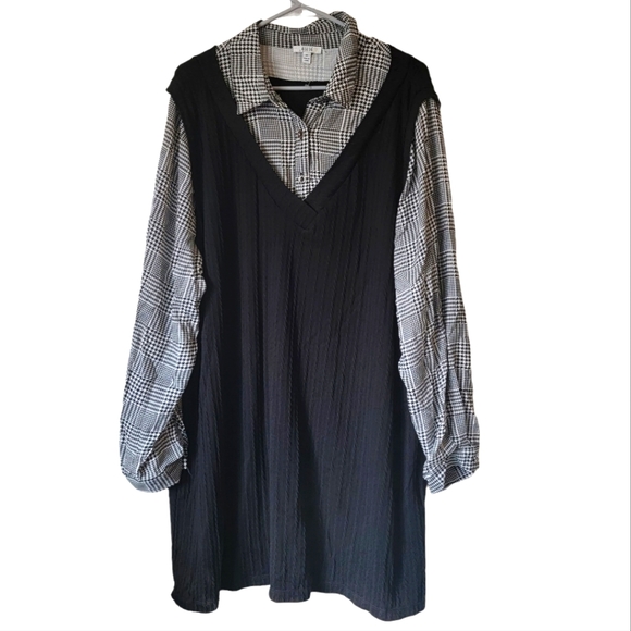AUW Dresses & Skirts - Plus size  black AUW dress NWT with attached undershirt
